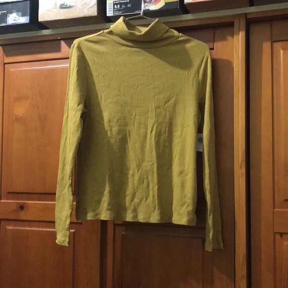 Brand new Old navy ribbed turtleneck sz medium - Picture 3 of 7